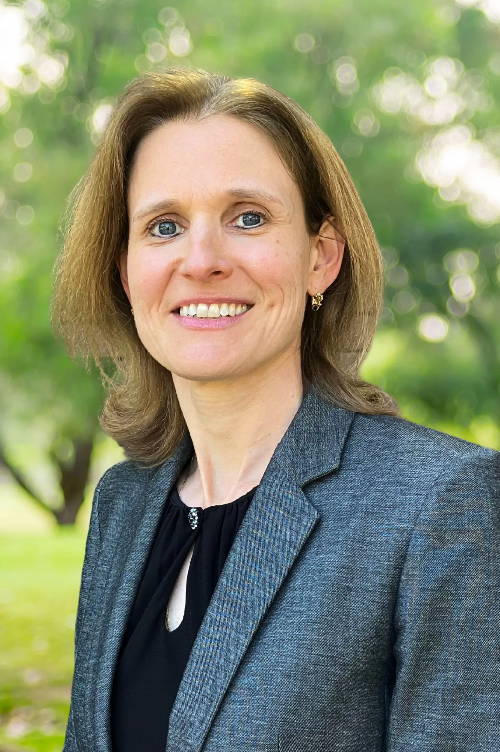 Luba Stolyarova bio